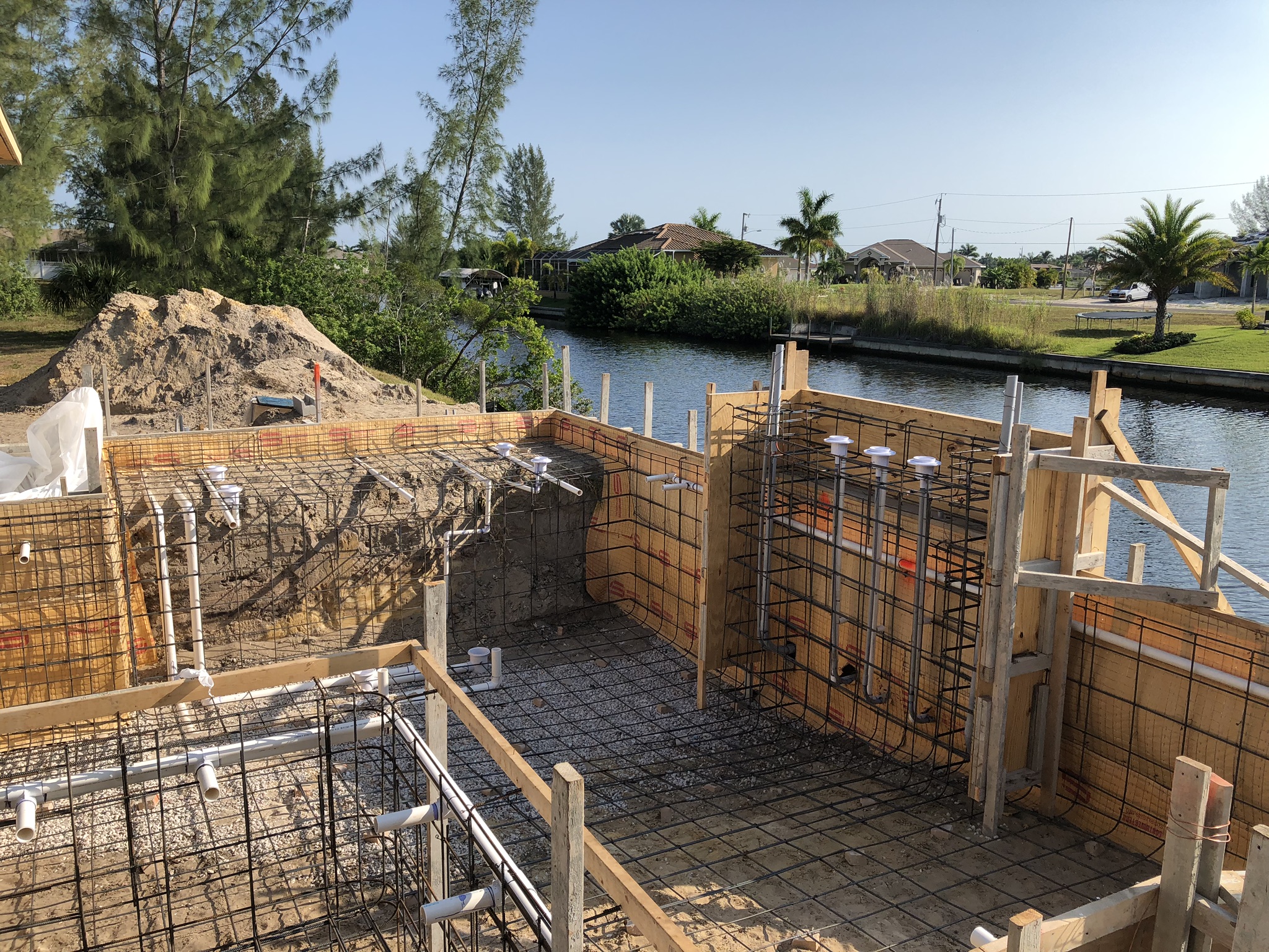 AquaDogs Pools works with homebuilders in Southwest Florida, Cape Coral, and Fort Myers